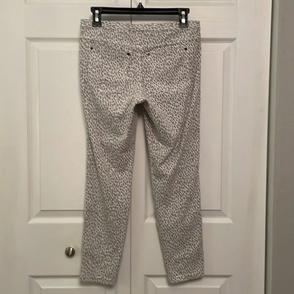 HUE Animal Print Jeggings Leggings Pants Medium - Picture 4 of 14